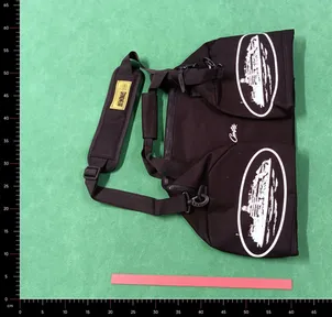 Corteiz Alcatraz Duffle Bag Black